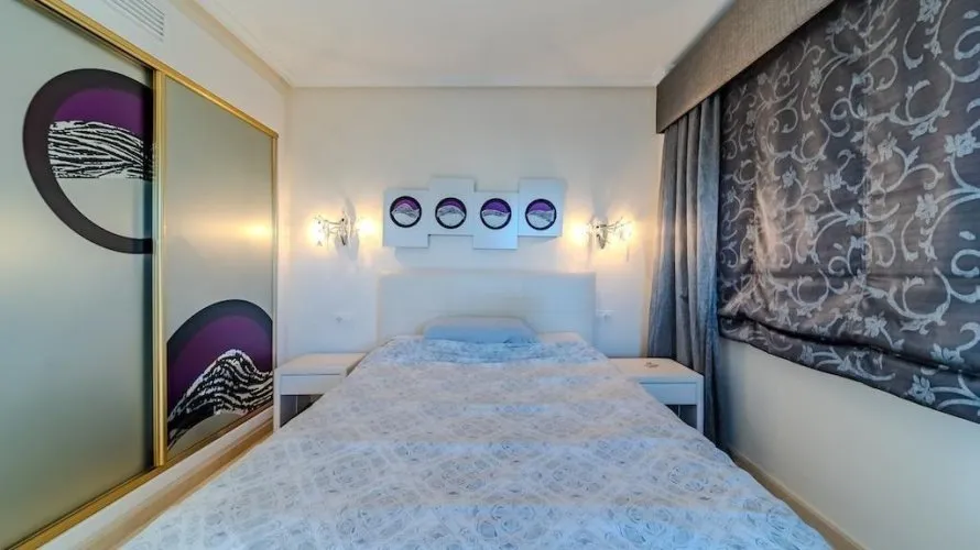 Villa de 5 dormitorios en Torrevieja, Spain No. 611 № 2