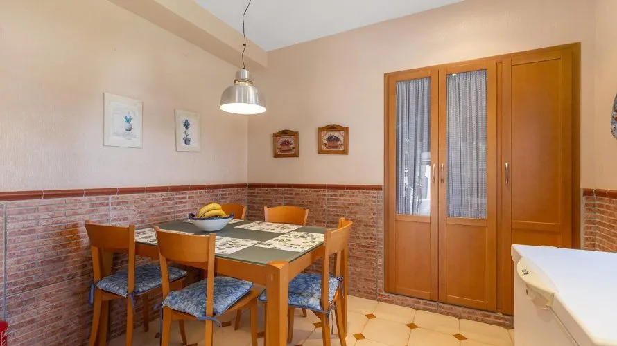 Villa de 4 dormitorios en Torrevieja, Spain No. 639 № 18