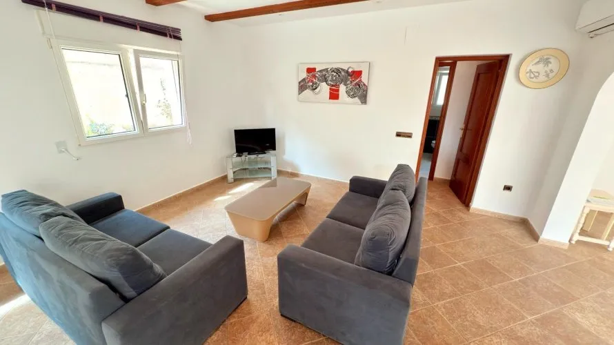 Villa de 5 dormitorios en Calpe, Spain No. 596 № 1