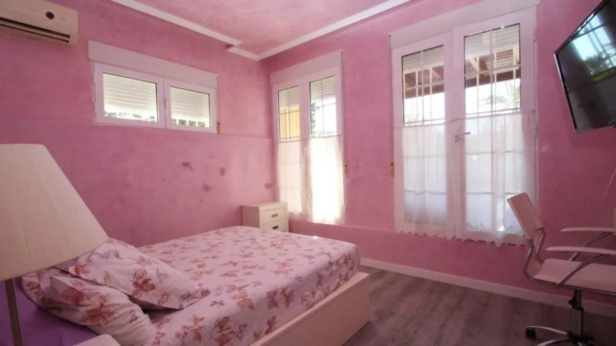 Villa de 5 dormitorios en Cabo Roig, Spain No. 554 № 11