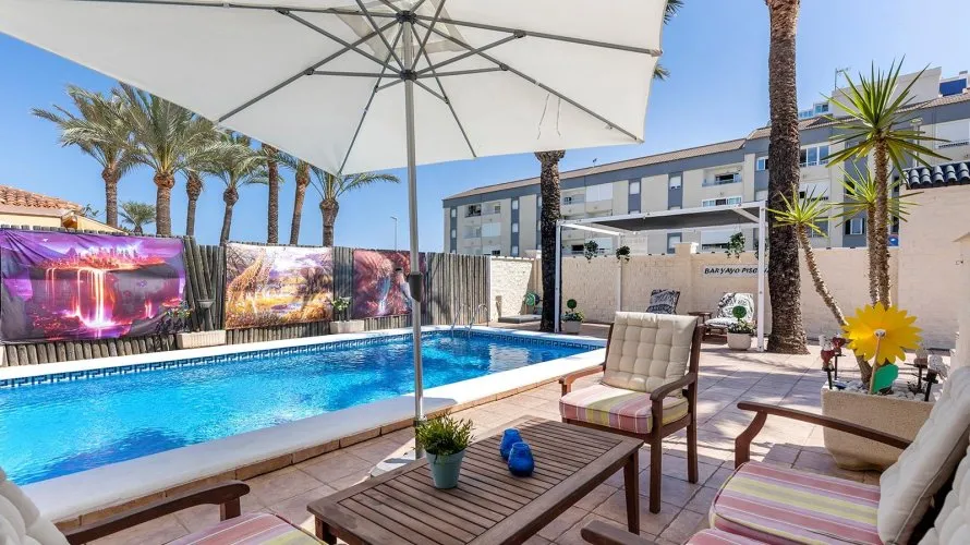 Villa de 4 dormitorios en Torrevieja, Spain No. 639 № 25