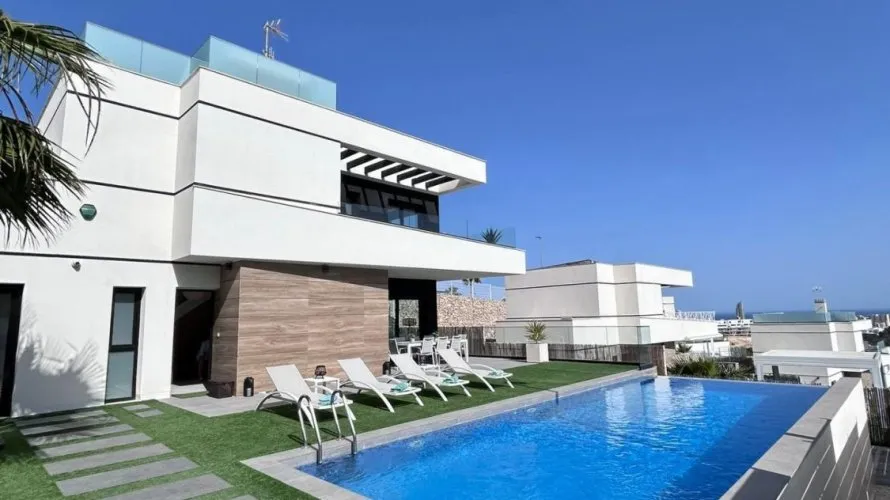 Villa de 3 dormitorios en Finestrat, Spain No. 687 № 9