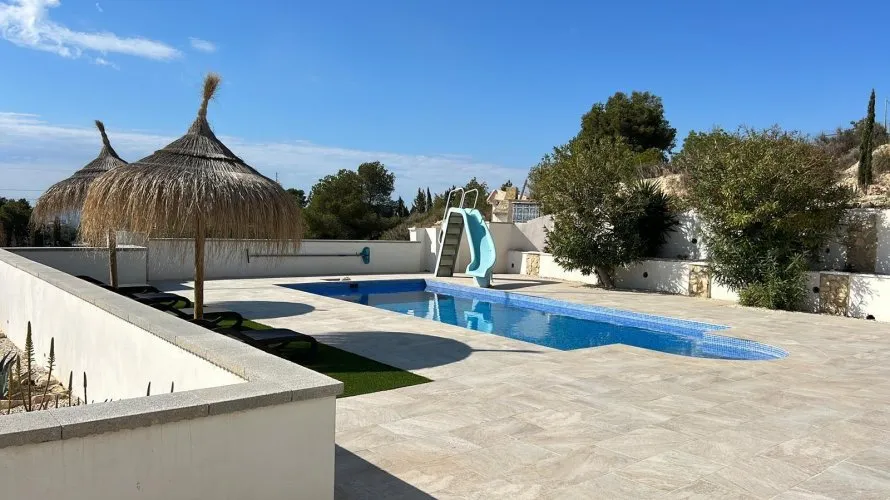 Сasa de 4 dormitorios en Villajoyosa, Spain No. 632 № 23