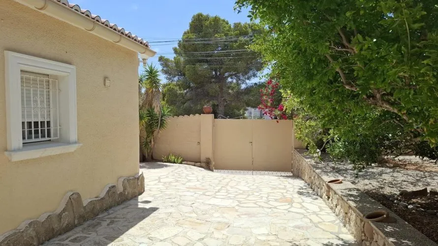 Сasa de 3 dormitorios en Benissa, Spain No. 688 № 2