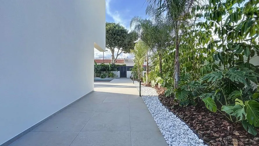 Villa de 3 dormitorios en Albir, Spain No. 625 № 18