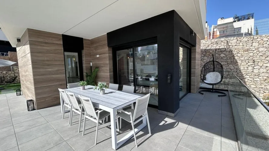 Villa de 3 dormitorios en Finestrat, Spain No. 687 № 1