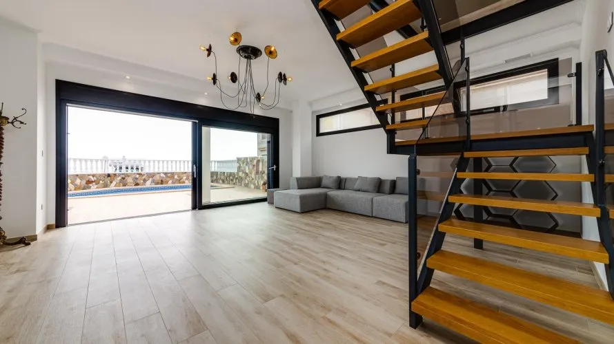Villa de 210m² en Torrevieja, Spain No. 607