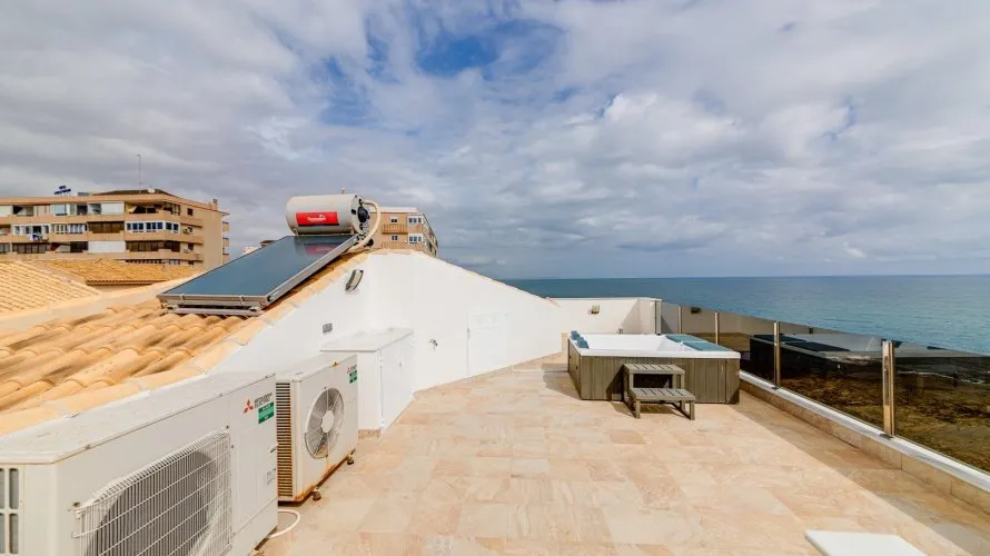 Villa de 210m² en Torrevieja, Spain No. 607 № 27
