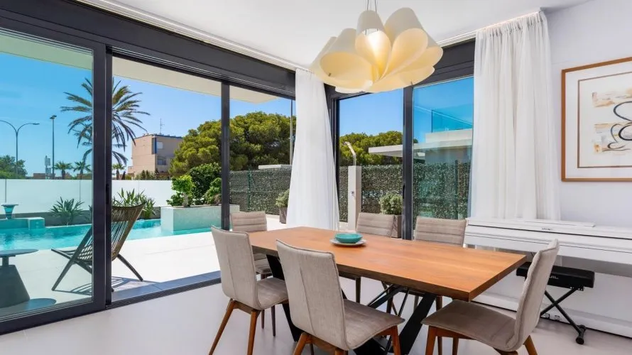 Villa de 4 dormitorios en Campoamor, Spain No. 589 № 15