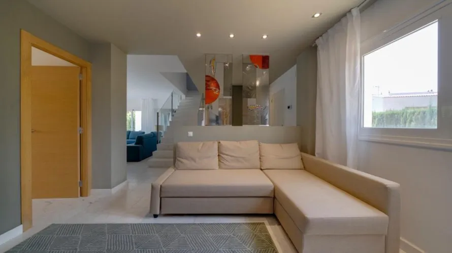 Villa de 4 dormitorios en Albir, Spain No. 549 № 21