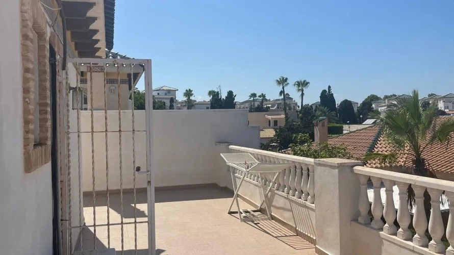 Сasa de 5 dormitorios en Torrevieja, Spain No. 630 № 25