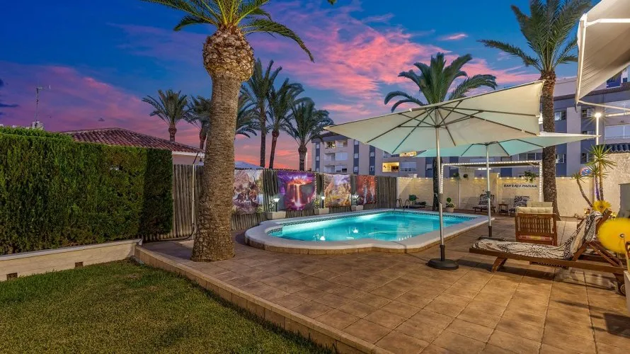 Villa de 4 dormitorios en Torrevieja, Spain No. 639 № 7
