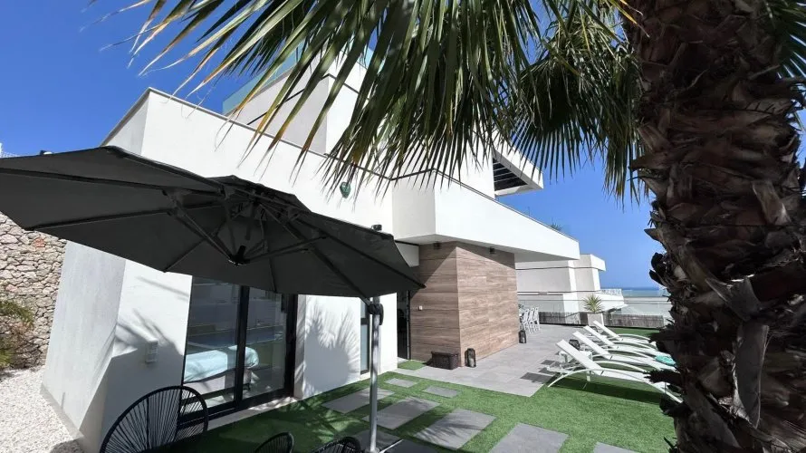 Villa de 3 dormitorios en Finestrat, Spain No. 687 № 8