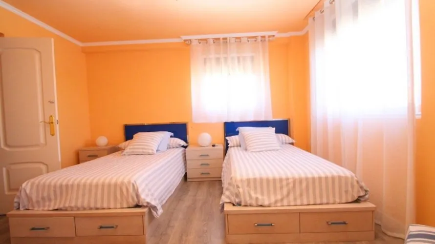 Villa de 5 dormitorios en Cabo Roig, Spain No. 554 № 4