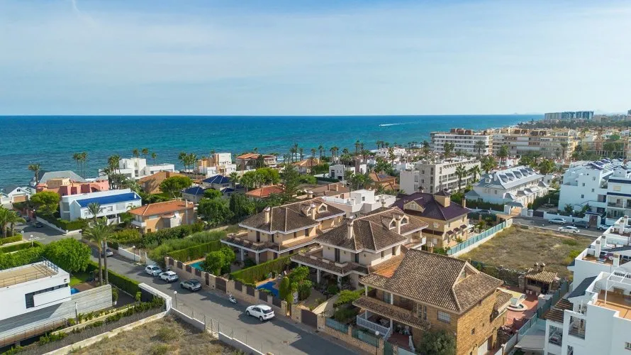Villa de 6 dormitorios en La Veleta, España No. 660 № 1