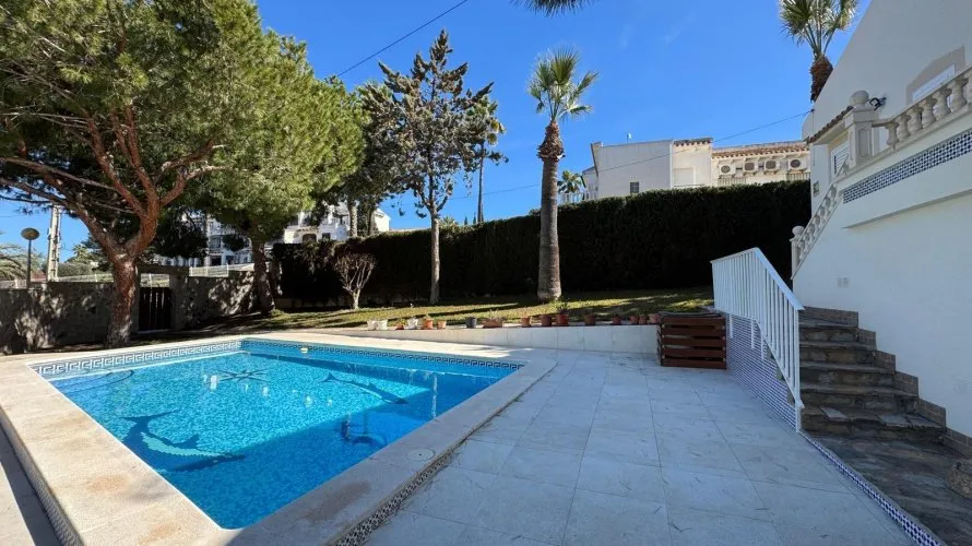Villa de 3 dormitorios en Cabo Roig, España No. 406 № 25