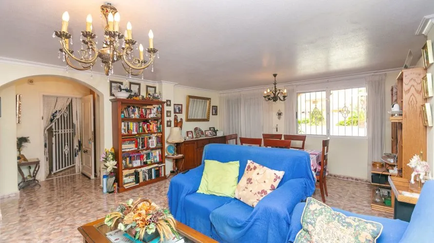 Villa de 158m² en Cabo Roig, España No. 710 № 17