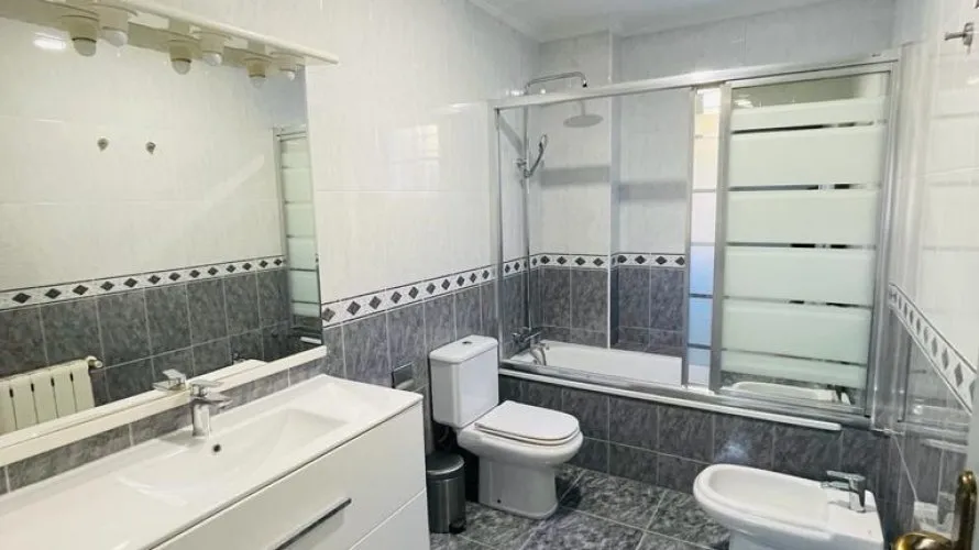 Villa de 4 dormitorios en Torrevieja, Spain No. 402 № 10