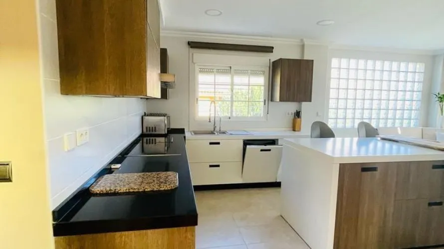 Villa de 4 dormitorios en Torrevieja, Spain No. 402 № 13