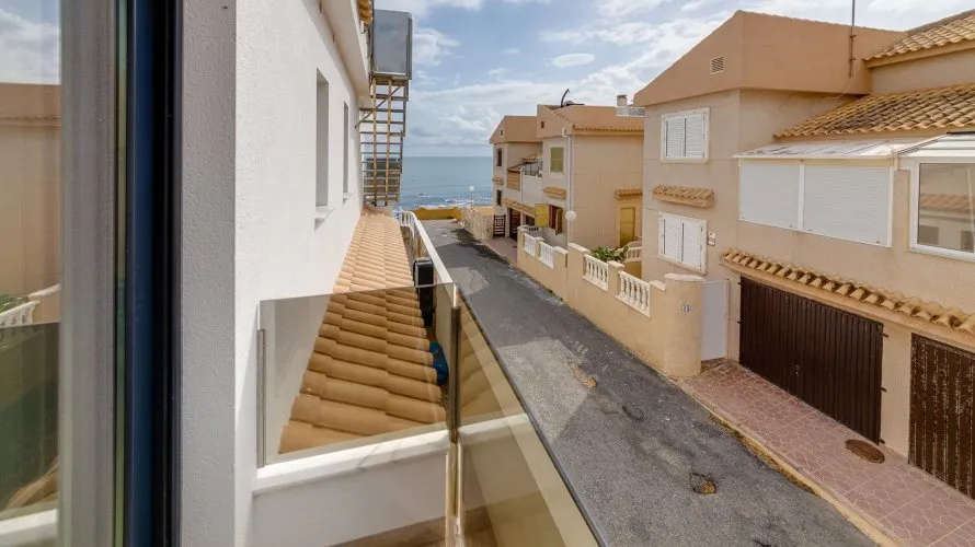 Villa de 4 dormitorios en Torrevieja, Spain No. 522 № 13