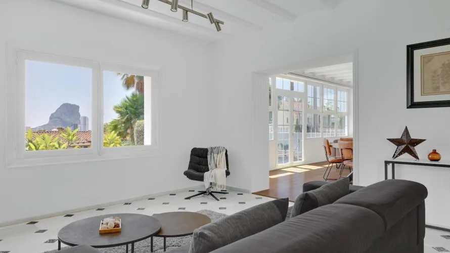 Villa de 6 dormitorios en Calpe, Spain No. 423 № 1