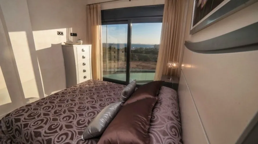 Villa de 157m² en La Zenia, Spain No. 436 № 6