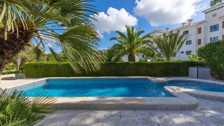 Villa de 5 dormitorios en Campoamor, Spain No. 661 № 12