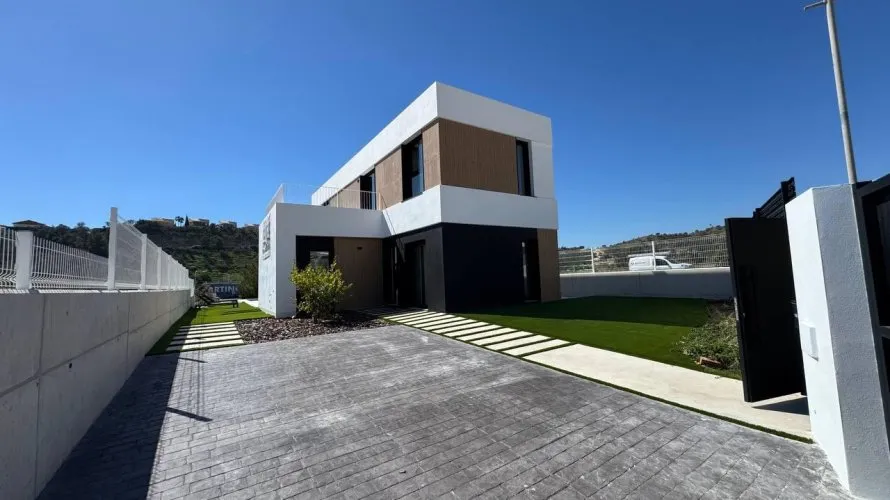 Villa de 3 dormitorios en Finestrat, España No. 666 № 4