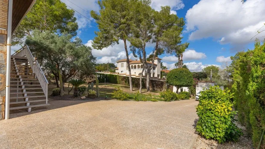 Villa de 5 dormitorios en Campoamor, Spain No. 661 № 2