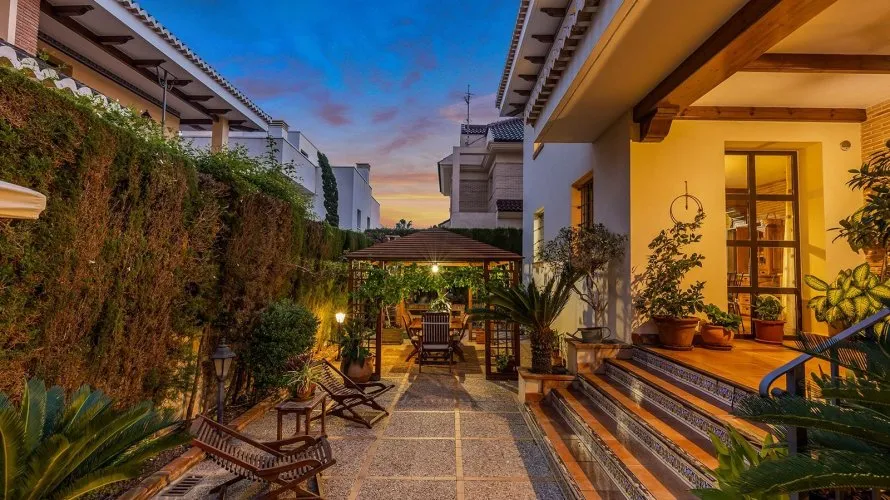 Villa de 6 dormitorios en La Veleta, España No. 660 № 17