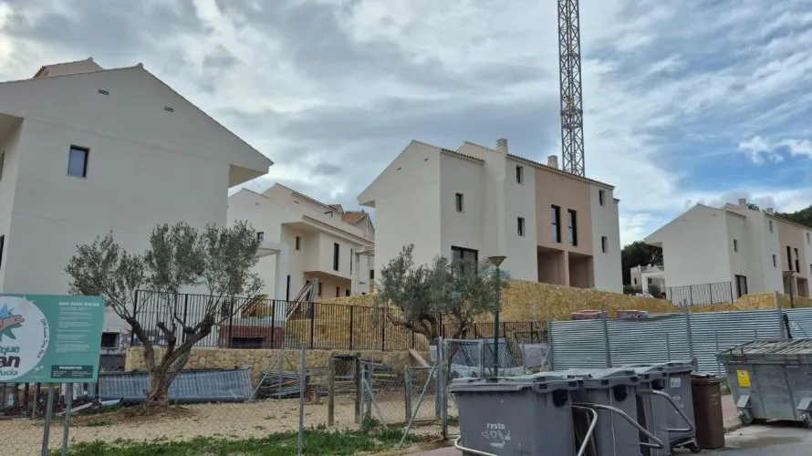Сasa de 3 dormitorios en La Nucia, España No. 705 № 19