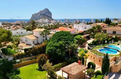 Villa de 8 dormitorios en Calpe, España No. 713