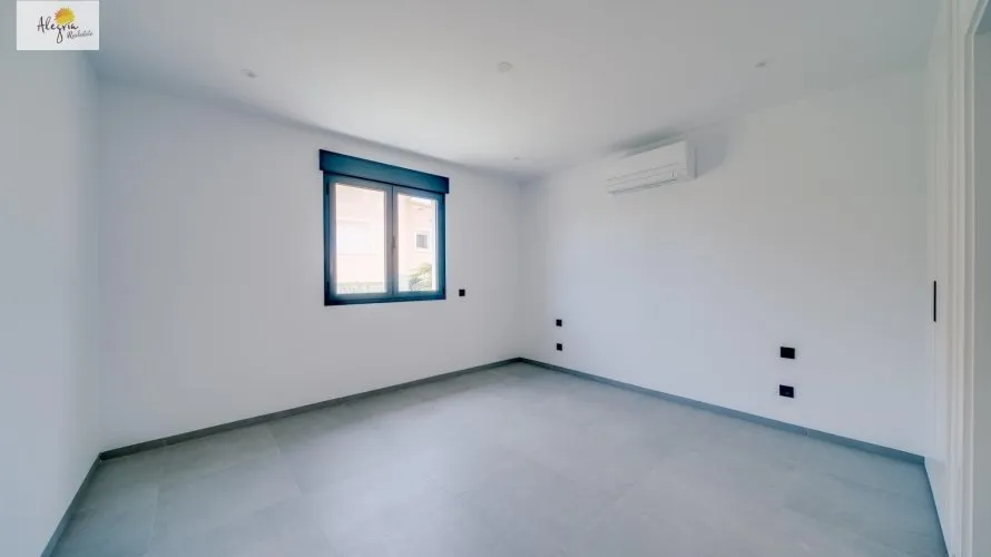 Villa de 5 dormitorios en Calpe, Spain No. 510 № 18