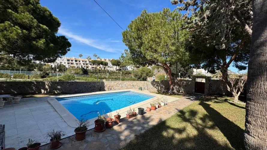 Villa de 3 dormitorios en Cabo Roig, España No. 406 № 26