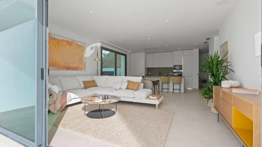 Villa de 3 dormitorios en Benidorm, Spain No. 695 № 2