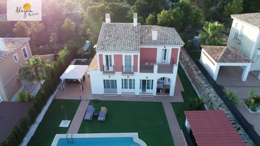 Villa de 4 dormitorios en Finestrat, Spain No. 441 № 2