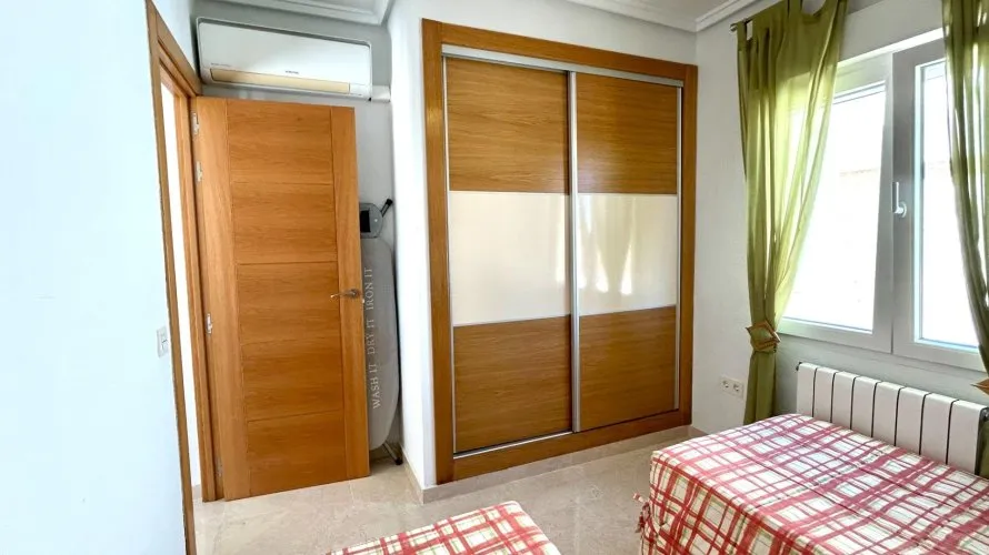Villa de 5 dormitorios en Rojales, España No. 683 № 19