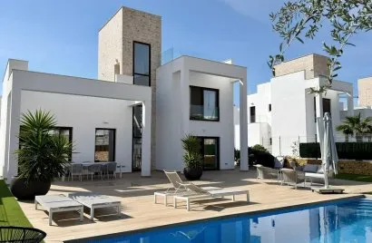 Villa de 5 dormitorios en Finestrat, Spain No. 667