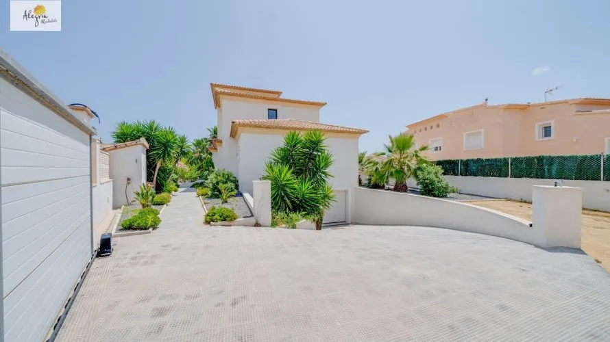 Villa de 5 dormitorios en Calpe, Spain No. 510 № 24