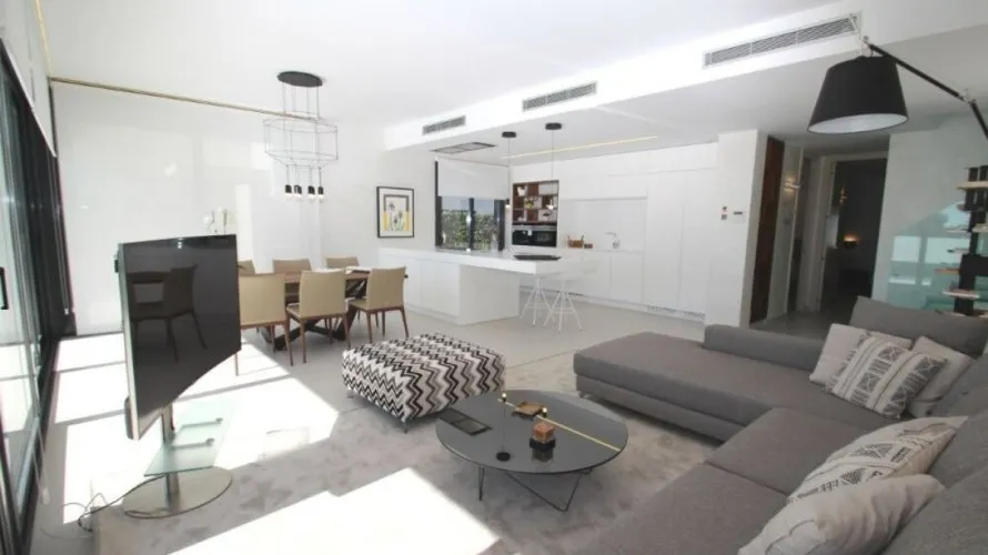 Villa de 197m² en La Zenia, Spain No. 437 № 11