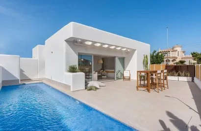 Villa de 3 dormitorios en Los Alcázares, Spain No. 694