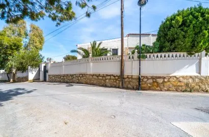 Villa de 3 dormitorios en El Campello, Spain No. 665