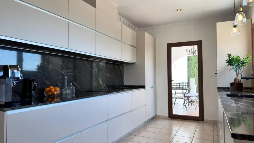 Villa de 500m² en Altea, España No. 706 № 15