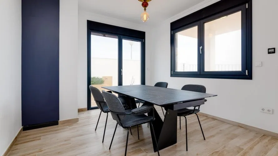 Villa de 4 dormitorios en Torrevieja, Spain No. 522 № 1