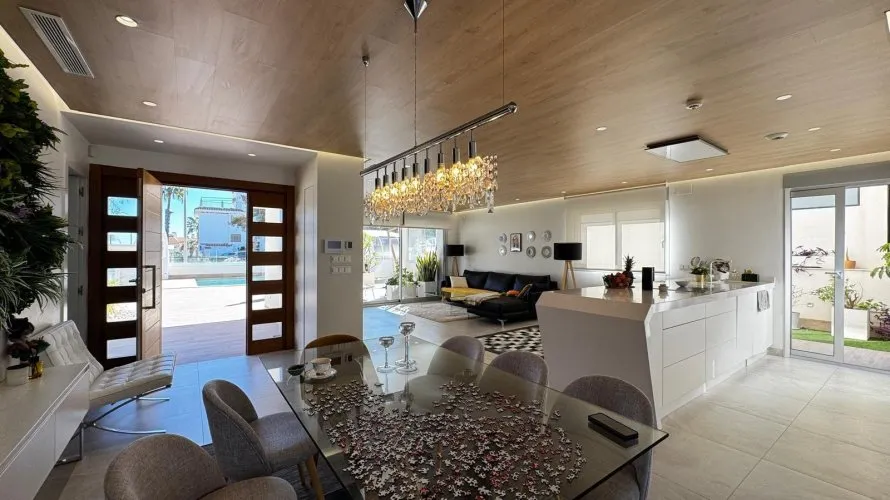 Villa de 4 dormitorios en Campoamor, España No. 747 № 15
