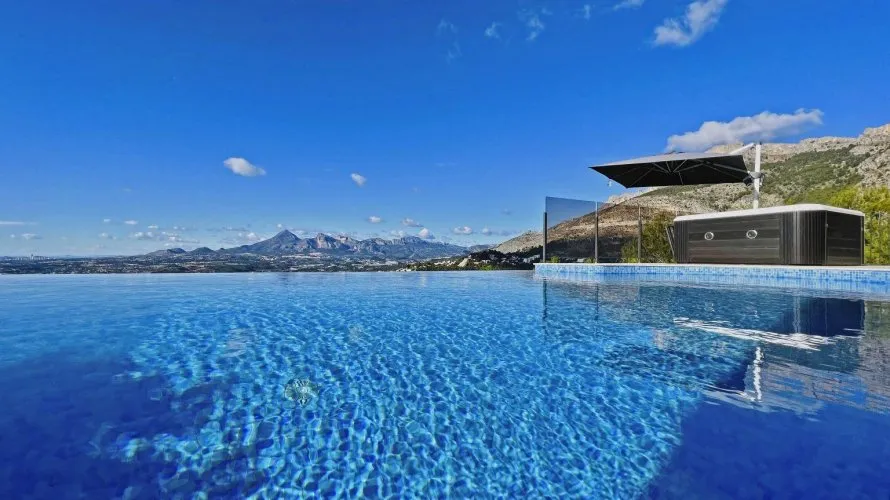 Villa de 4 dormitorios en Zona Altea Hills, España No. 718 № 3