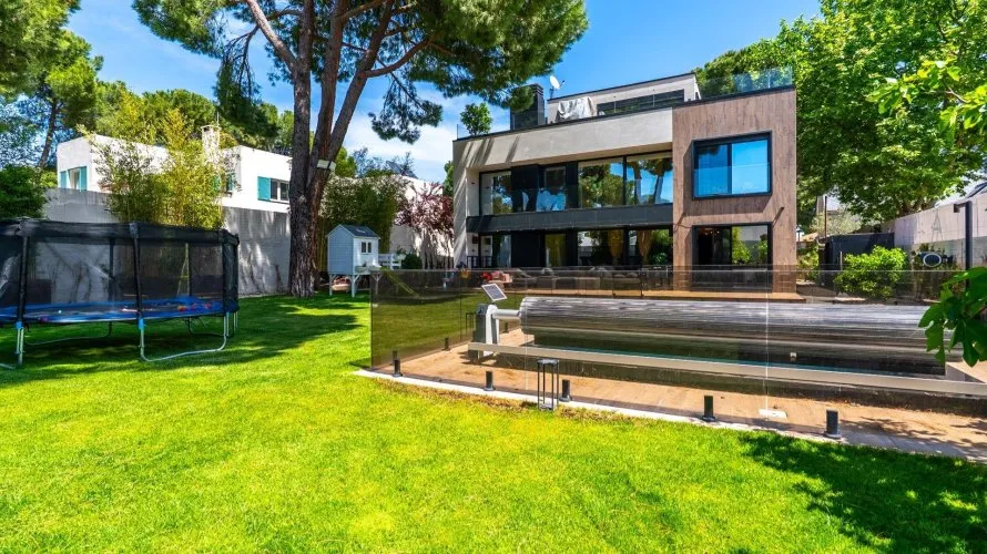 Villa de 4 dormitorios en Pozuelo de Alarcón, España No. 758 № 7