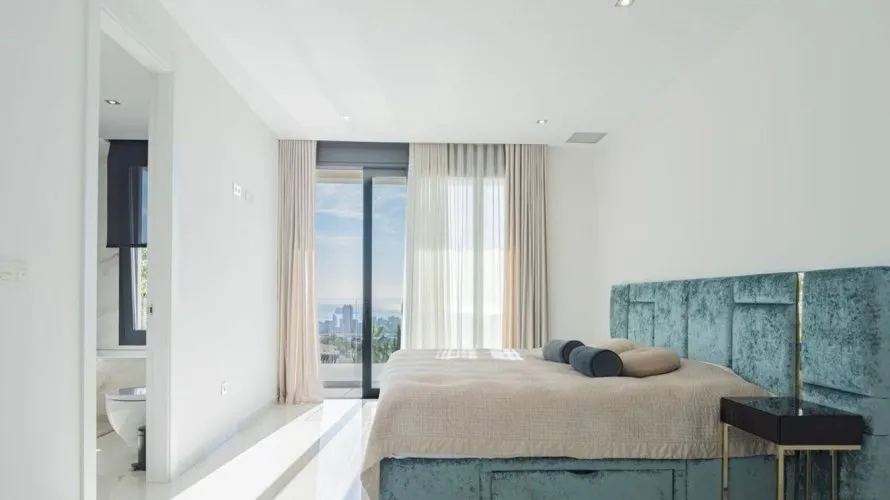 Villa de 5 dormitorios en Finestrat, España No. 716 № 15