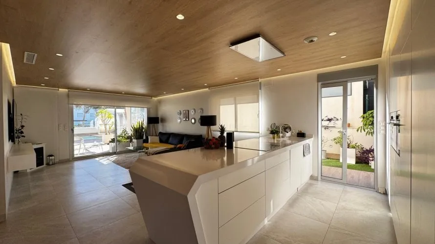 Villa de 4 dormitorios en Campoamor, España No. 747 № 16