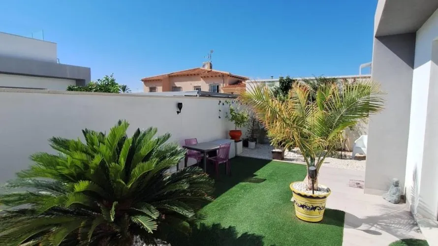 Villa de 106m² en Torrevieja, España No. 728 № 10